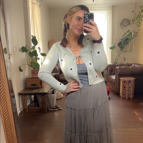 Meet your Posher, Whitney - Picture 2 of 3